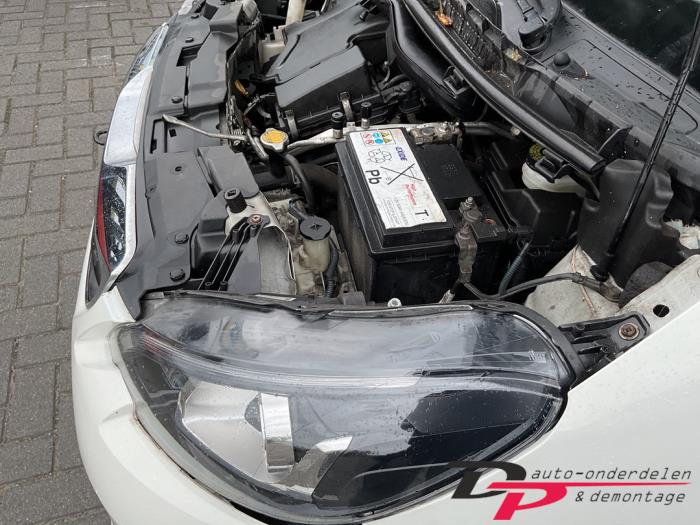 Peugeot 108 1.0 12V Vehículo de desguace (2015, Blanco)