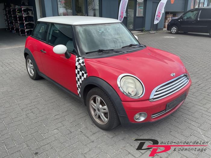 Mini Mini 1.6 16V Cooper Schrottauto (2007, Rot)