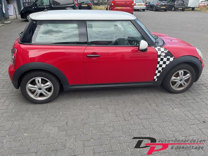 Mini Mini 1.6 16V Cooper Schrottauto (2007, Rot)