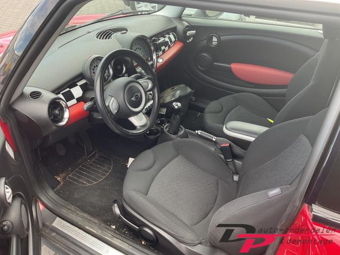Mini Mini 1.6 16V Cooper Schrottauto (2007, Rot)