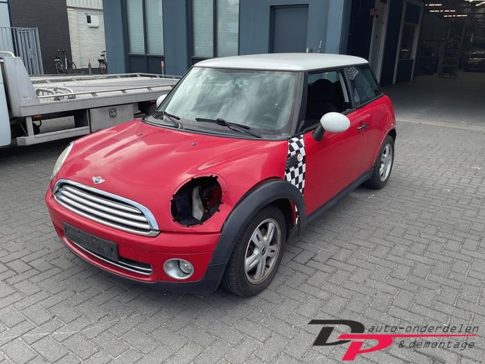 Mini Mini 1.6 16V Cooper Schrottauto (2007, Rot)