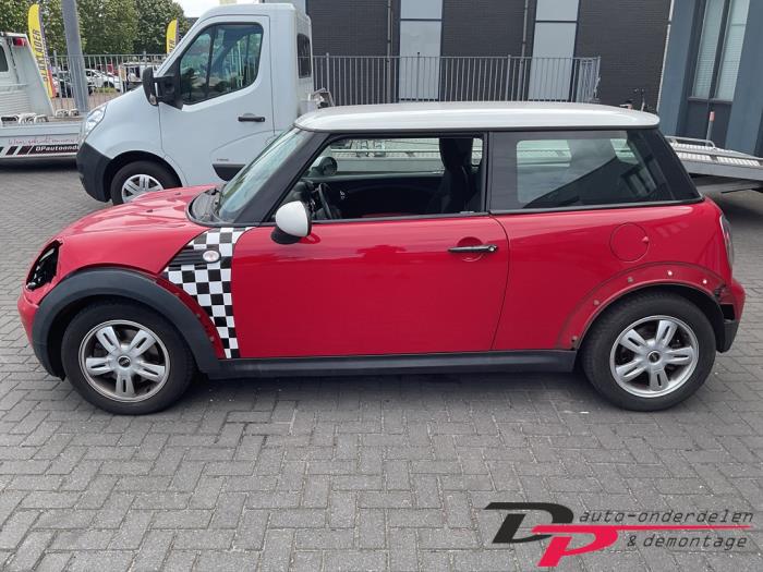 Mini Mini 1.6 16V Cooper Schrottauto (2007, Rot)