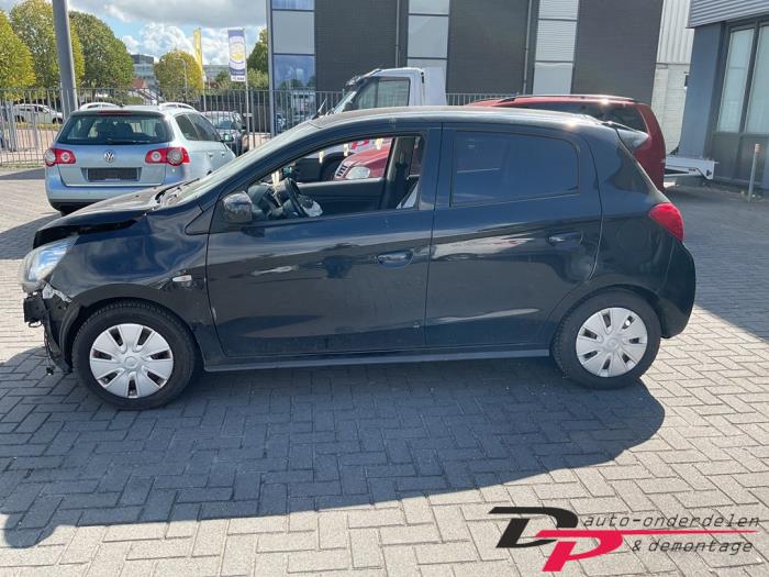 Mitsubishi Space Star 1.2 12V Vehículo de desguace (2013, Negro)