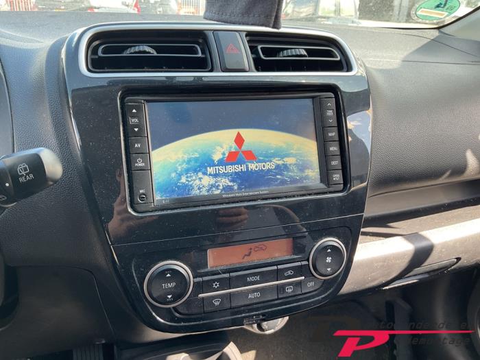 Mitsubishi Space Star 1.2 12V Vehículo de desguace (2013, Negro)