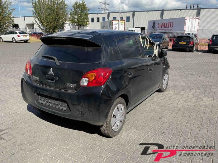 Mitsubishi Space Star 1.2 12V Vehículo de desguace (2013, Negro)