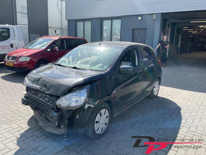 Mitsubishi Space Star 1.2 12V Vehículo de desguace (2013, Negro)