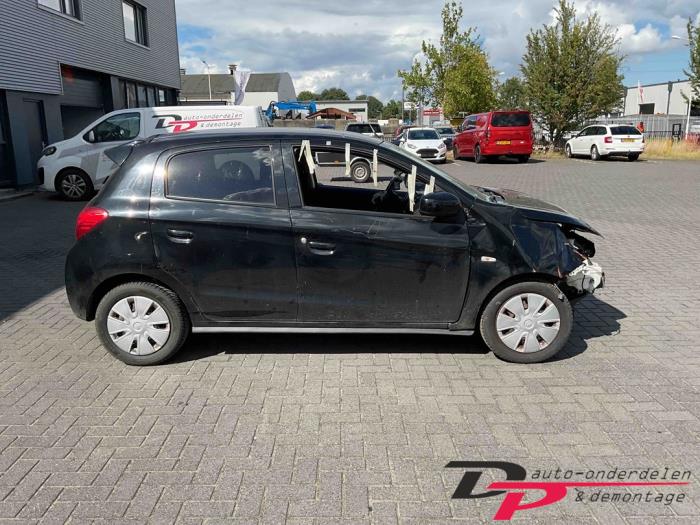 Mitsubishi Space Star 1.2 12V Vehículo de desguace (2013, Negro)