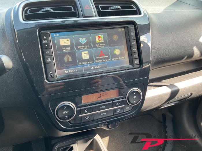 Mitsubishi Space Star 1.2 12V Vehículo de desguace (2013, Negro)