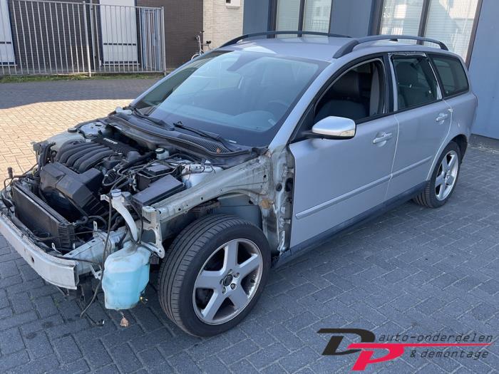 Volvo V50 2.4 20V Schrottauto (2005, Grau)