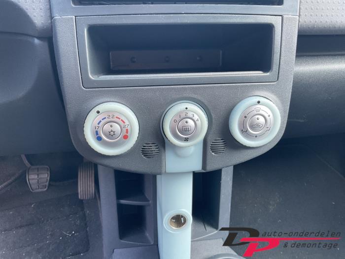Mitsubishi Colt 1.3 16V Épave (2007, Gris)
