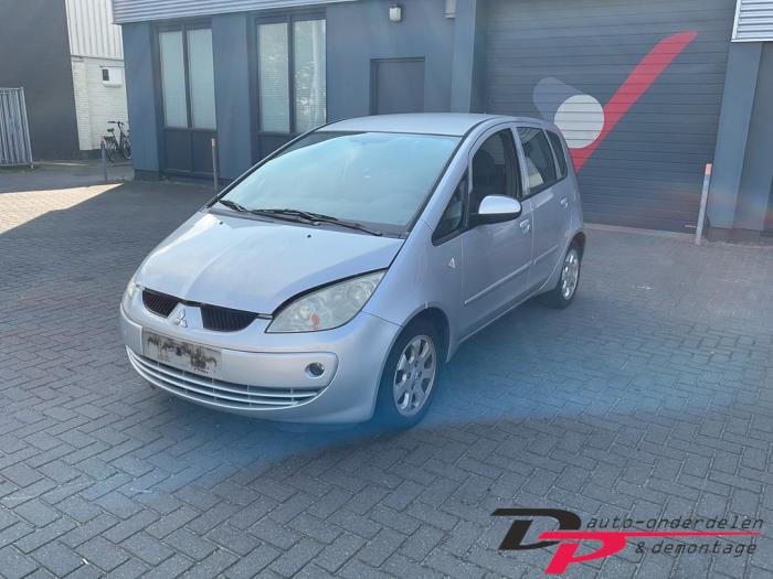 Mitsubishi Colt 1.3 16V Épave (2007, Gris)