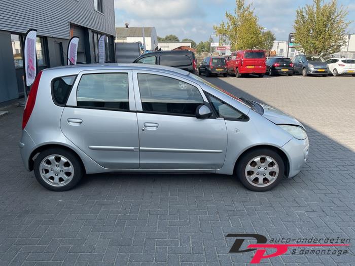 Mitsubishi Colt 1.3 16V Épave (2007, Gris)
