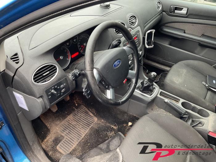 Ford Focus 2 Wagon 2.0 16V Épave (2007, Bleu)