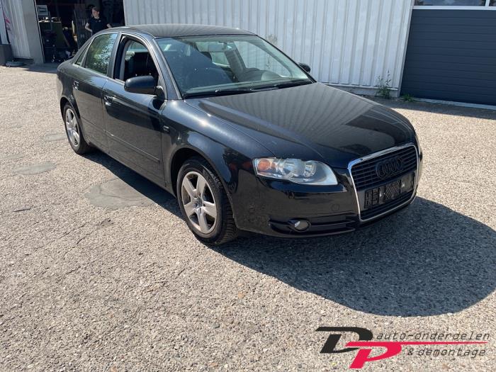 Audi A4 1.8 T 20V Épave (2007, Noir)
