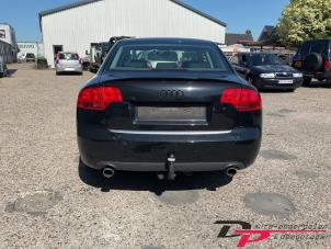 Audi A4 1.8 T 20V Épave (2007, Noir)