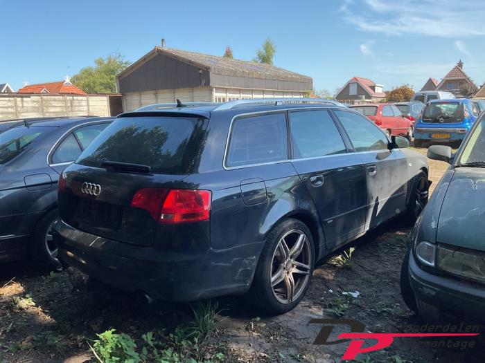 Audi A4 Avant 2.0 TFSI e 20V Samochód złomowany (2008, Czarny)