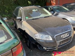 Audi A4 Avant 2.0 TFSI e 20V Samochód złomowany (2008, Czarny)