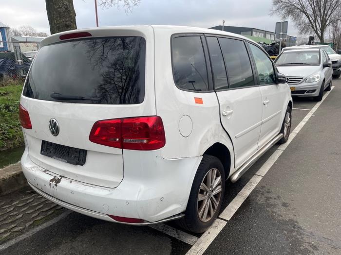 Volkswagen Touran 2.0 TDI 16V 140 Schrottauto (2013, Weiß)
