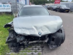 BMW 3 serie Touring 320i 16V  (Épave)