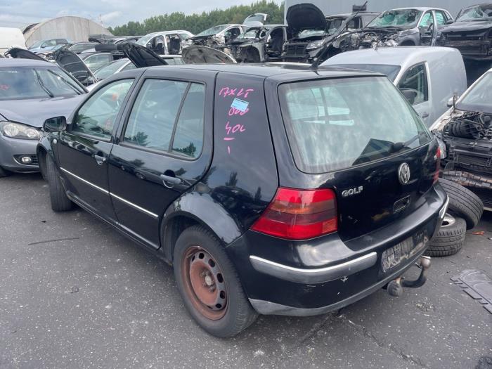 Volkswagen Golf IV 1.6 Schrottauto (1998, Schwarz)
