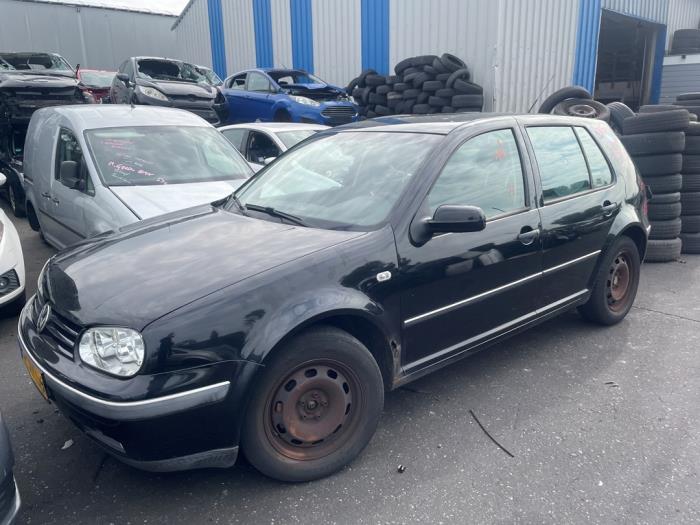 Volkswagen Golf IV 1.6 Schrottauto (1998, Schwarz)