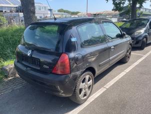 Renault Clio II 1.2 16V  (Épave)