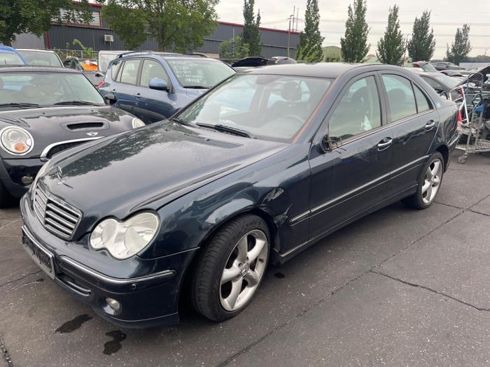Mercedes C 1.8 C-230K 16V Schrottauto (2005, Schwarz)