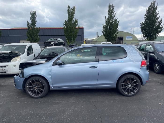 Volkswagen Golf VI 1.4 TSI 122 16V Samochód złomowany (2010, Niebieski)