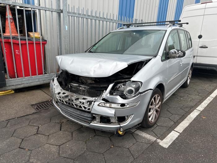 Volkswagen Touran 1.4 16V TSI 140 Schrottauto (2010, Grau)