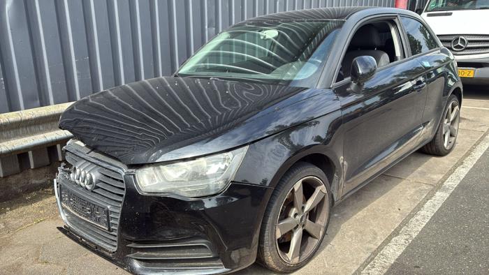Audi A1 1.6 TDI 16V Épave (2010, Noir)