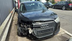 Audi A1 1.6 TDI 16V Épave (2010, Noir)