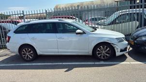 Skoda Octavia Combi 1.6 TDI 16V Vehículo de desguace (2018, Blanco)