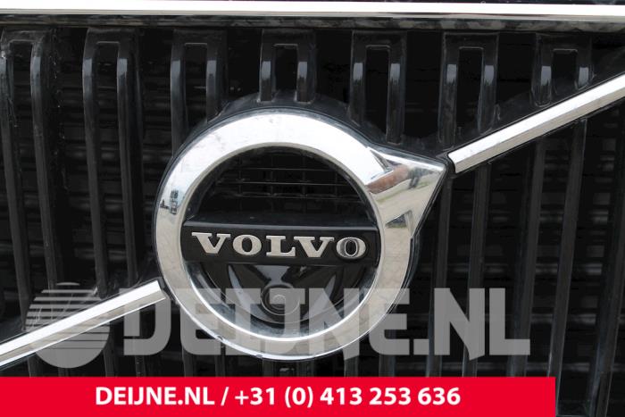 Volvo XC90 II 2.0 D5 16V AWD Samochód złomowany (2019, Ciemny, Szary)