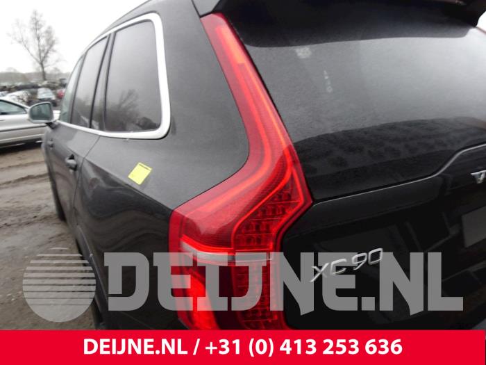 Volvo XC90 II 2.0 D5 16V AWD Vehículo de desguace (2019, Negro)