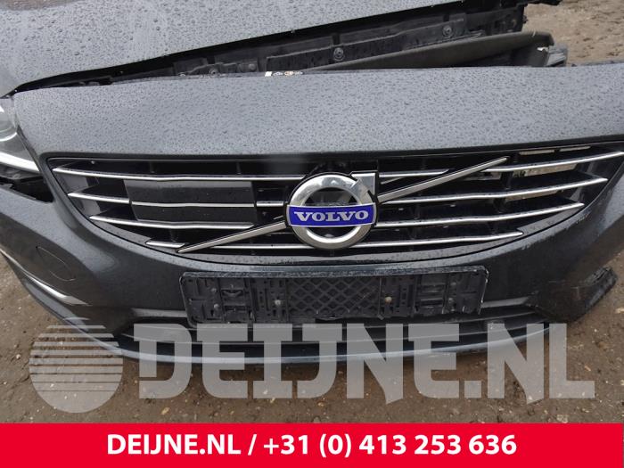 Volvo V60 I 2.4 D6 20V Plug-in Hybrid AWD Samochód złomowany (2014, Szary)