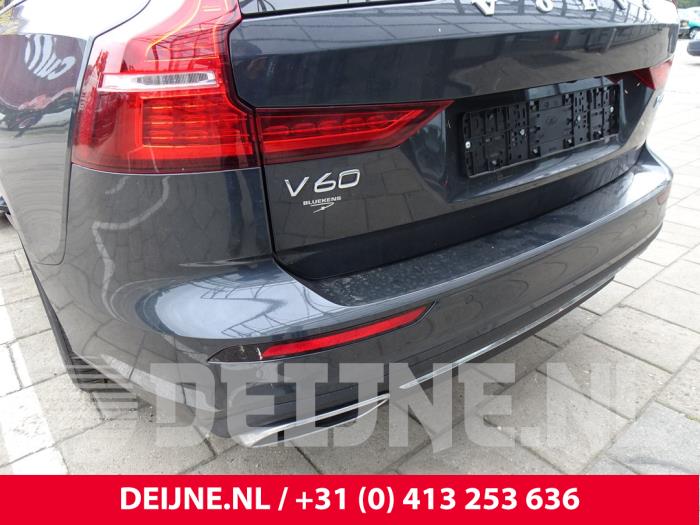 Volvo V60 II 2.0 D3 16V Salvage vehicle (2019, Gray)