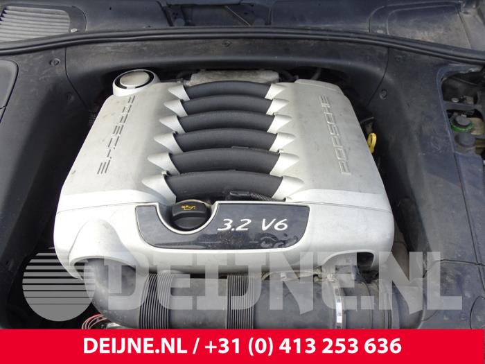 Porsche Cayenne 3.2 V6 24V Schrottauto (2004, Schwarz)