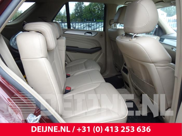 Mercedes ML III 2.1 ML-250 CDI 16V BlueTEC 4-Matic Samochód złomowany (2012, Czerwony)