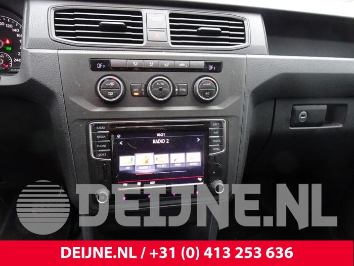 Volkswagen Caddy IV 2.0 TDI 102 Vehículo de desguace (2017, Bordeaux)