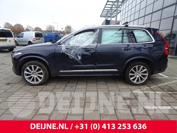 Volvo XC90 II 2.0 D5 16V AWD Salvage vehicle (2017, Blue) Volvo XC90 II 2.0 D5 16V AWD Salvage vehicle (2017, Blue)