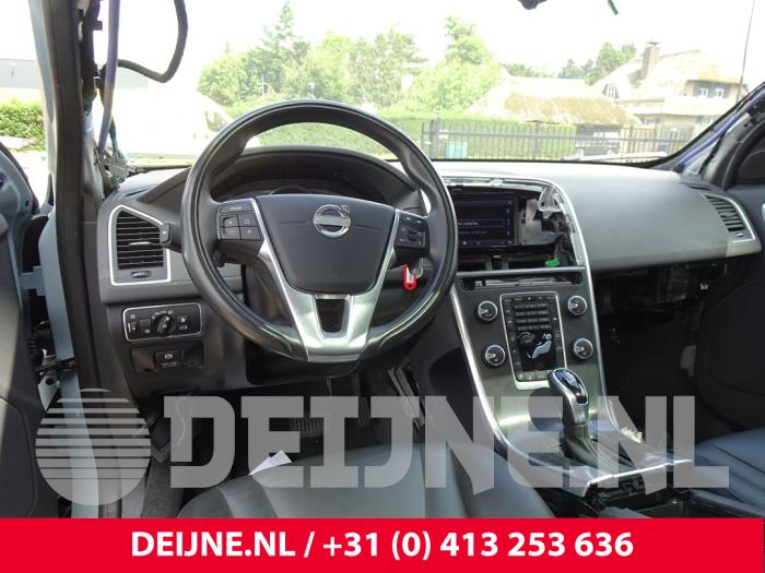 Volvo XC60 I 3.0 T6 24V AWD Samochód złomowany (2015, Jasny, Niebieski)