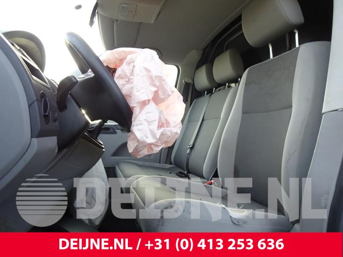Volkswagen Multivan T5 2.0 TDI DRF Samochód złomowany (2014, Granit)