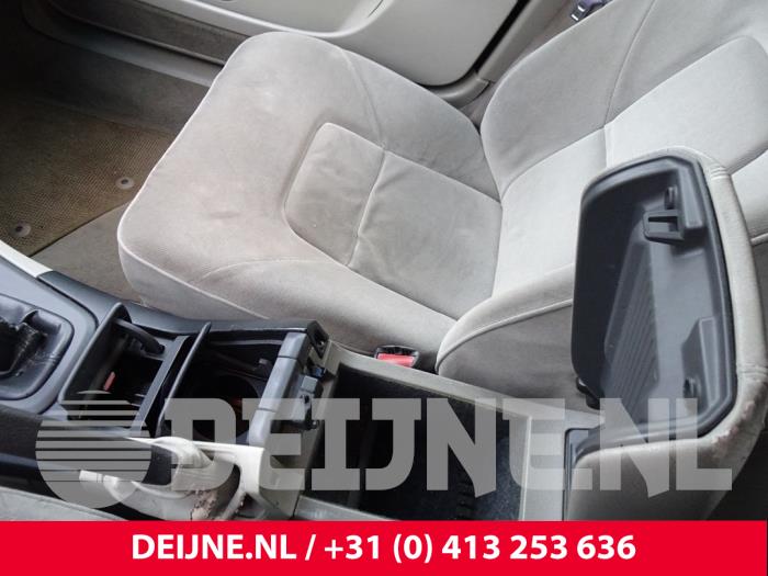 Volvo S80 Salvage vehicle (2002, Green)