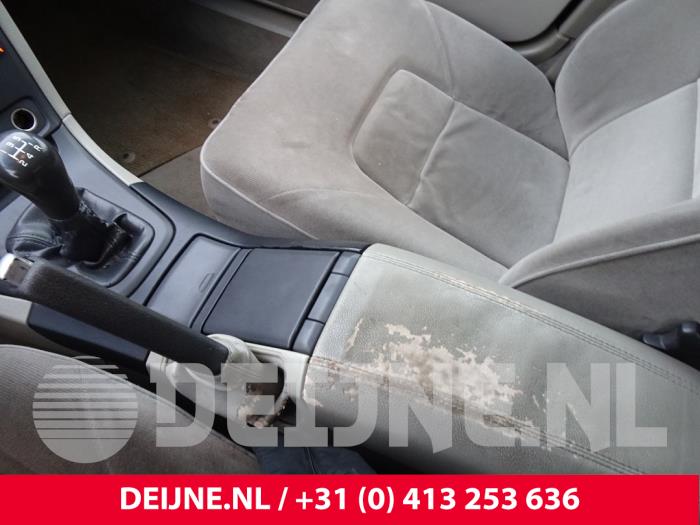 Volvo S80 Salvage vehicle (2002, Green)