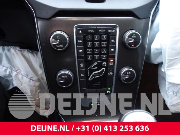 Volvo V40 1.6 D2 Vehículo de desguace (2013, Negro)