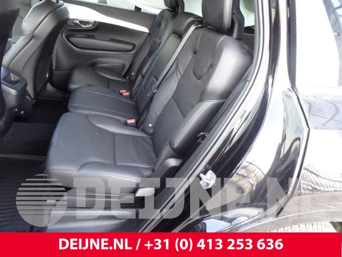 Volvo XC90 II 2.0 D5 16V AWD Samochód złomowany (2018, Czarny)