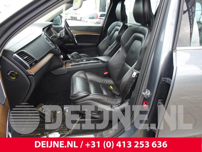 Volvo XC90 II 2.0 D5 16V AWD Épave (2017, Anthracite)