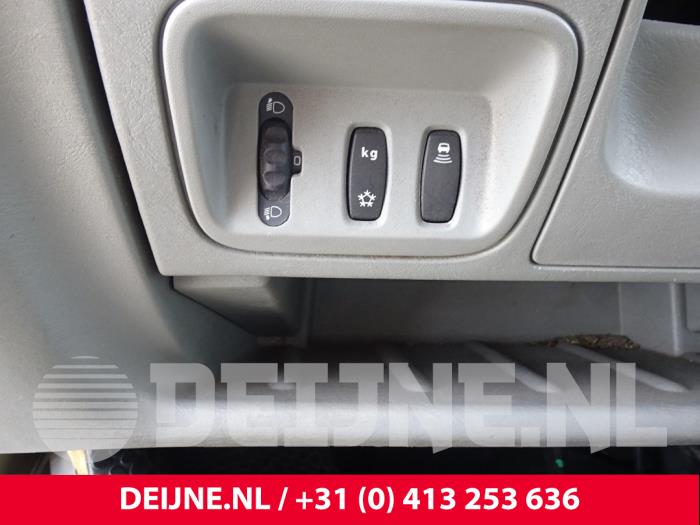 Renault Trafic New 2.0 dCi 16V 115 Épave (2013, Noir)