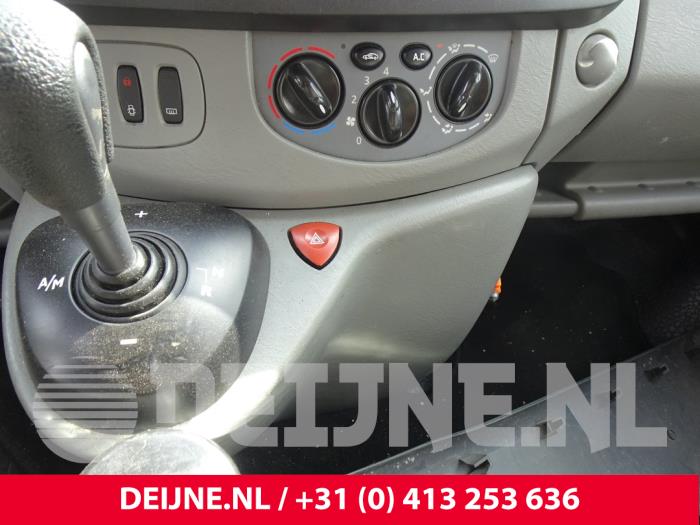 Renault Trafic New 2.0 dCi 16V 115 Épave (2013, Noir)