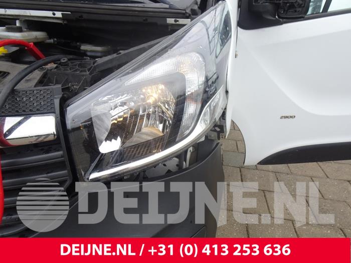Opel Vivaro 1.6 CDTi BiTurbo Salvage vehicle (2017, White)